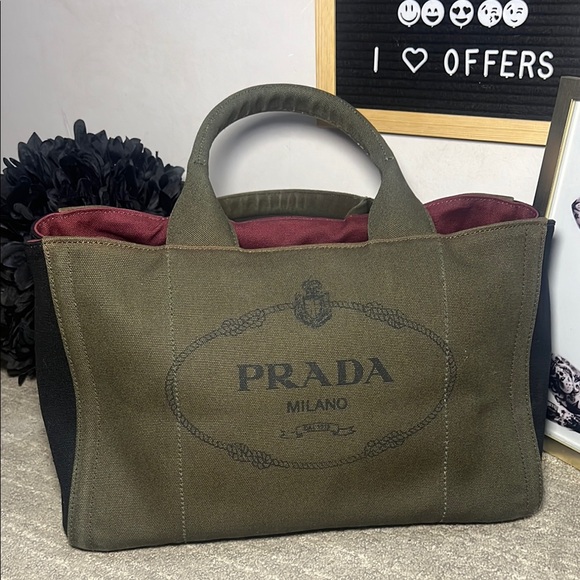 Prada Canapa Limited Edition - Picture 12 of 12